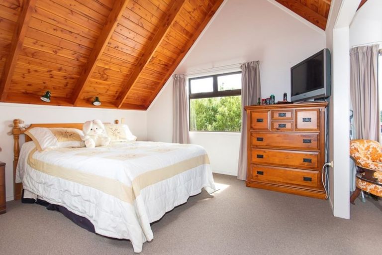 Photo of property in 10 Len Brown Place, Pukekohe, 2120