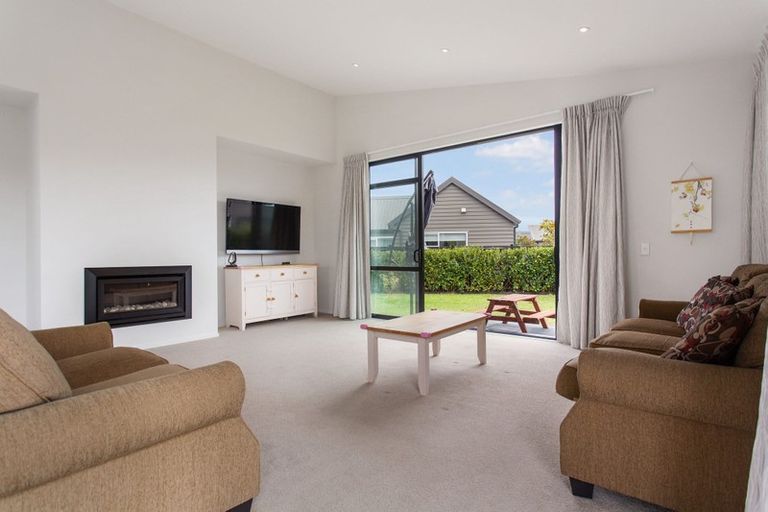 Photo of property in 11 Parachute Crescent, Papakura, 2110