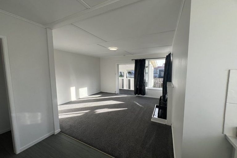 Photo of property in 1/7 Lillian Place, Orewa, 0931