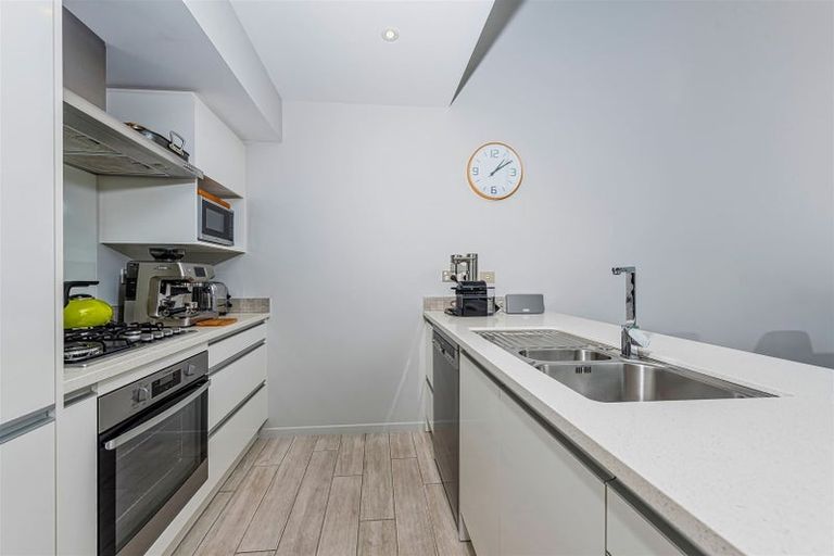 Photo of property in 4 Liquidambar Drive, Hobsonville, Auckland, 0616