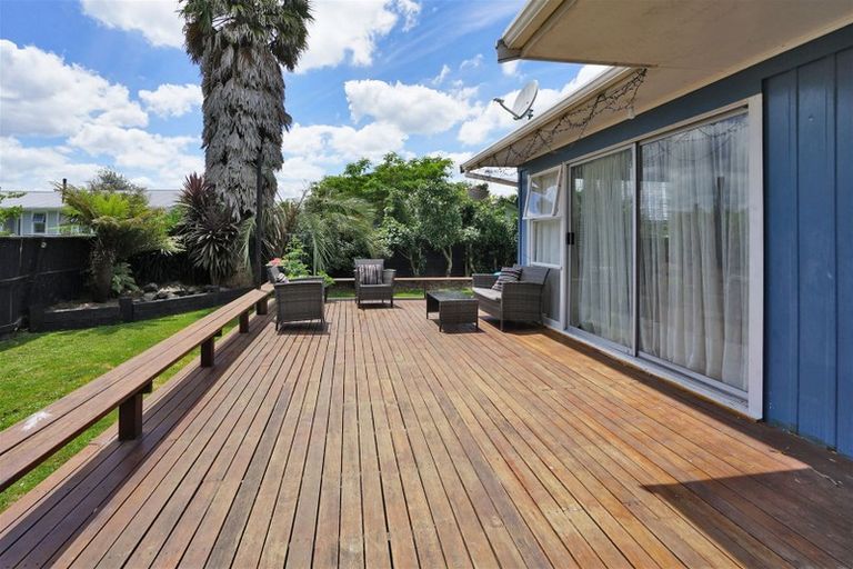 Photo of property in 24 Rhonda Avenue, Deanwell, Hamilton, 3206