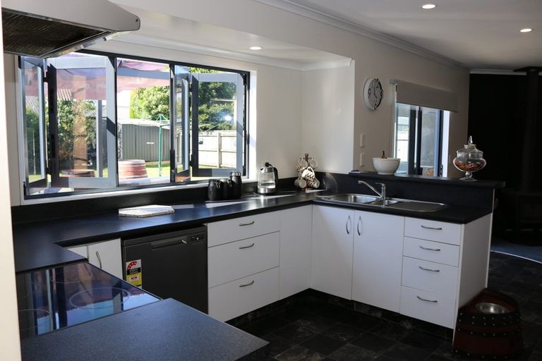 Photo of property in 35 Sherwill Street, Feilding, 4702