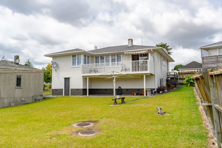 Photo of property in 49 Middlemore Crescent, Papatoetoe, Auckland, 2025