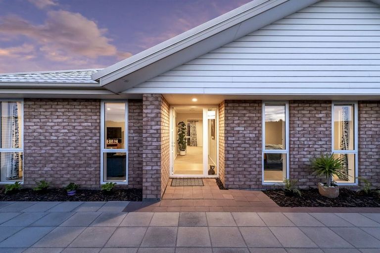 Photo of property in 44 Beaumont Drive, Rolleston, 7614