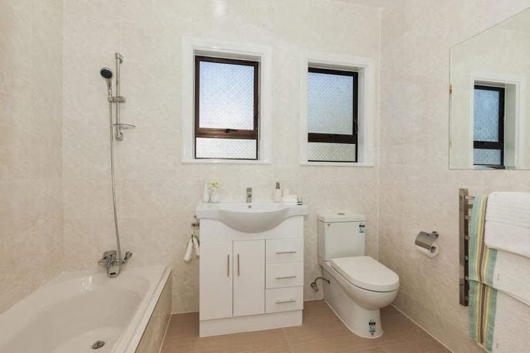 Photo of property in 22 Kiwitea Street, Sandringham, Auckland, 1041