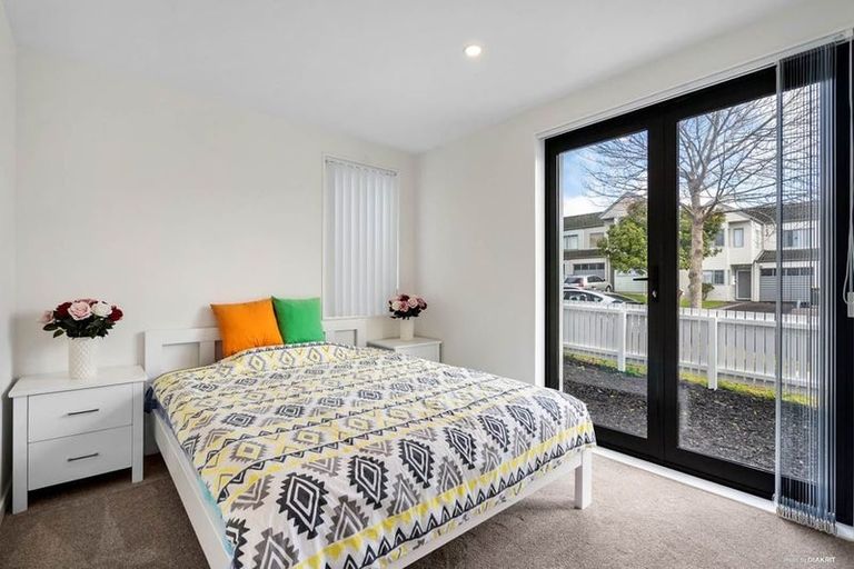 Photo of property in 24 Stephen Avenue, Henderson, Auckland, 0610