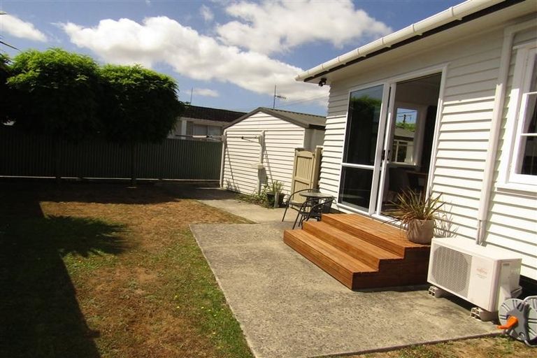 Photo of property in 3 Savage Crescent, Upper Hutt Central, Upper Hutt, 5018