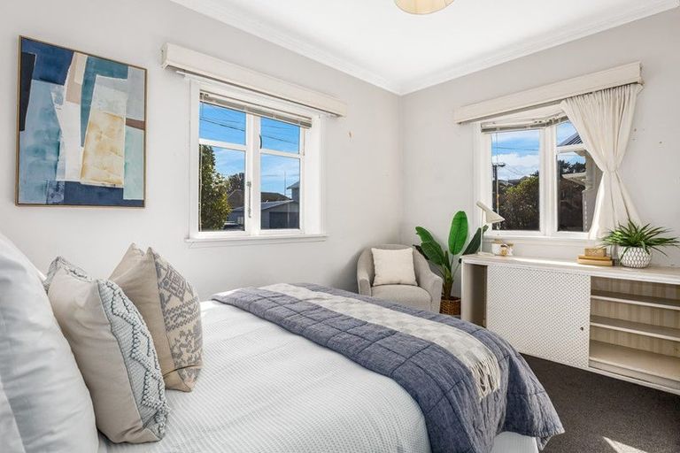 Photo of property in 23 Glamis Avenue, Strathmore Park, Wellington, 6022