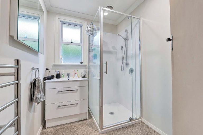 Photo of property in 79 Mangorei Road, Strandon, New Plymouth, 4312