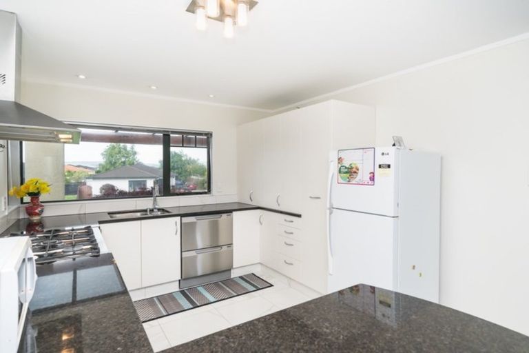 Photo of property in 11 Aspen Way, Kelvin Grove, Palmerston North, 4414