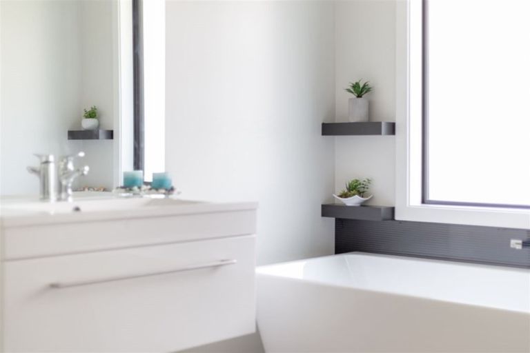 Photo of property in 5 Village Lane, Stoke, Nelson, 7011