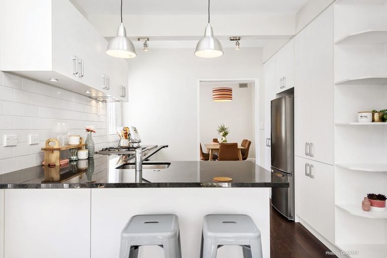 Photo of property in 98 Elizabeth Street, Mount Victoria, Wellington, 6011