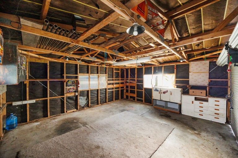Photo of property in 16 Queen Street, Feilding, 4702