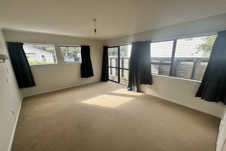 Photo of property in 6 Tiketike Way, Brooklyn, Wellington, 6021