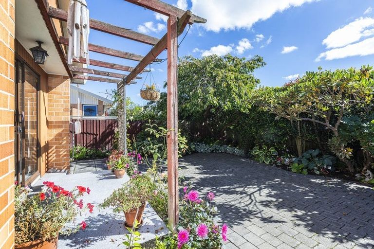 Photo of property in Birchdale Courts, 1/69a Yaldhurst Road, Sockburn, Christchurch, 8042