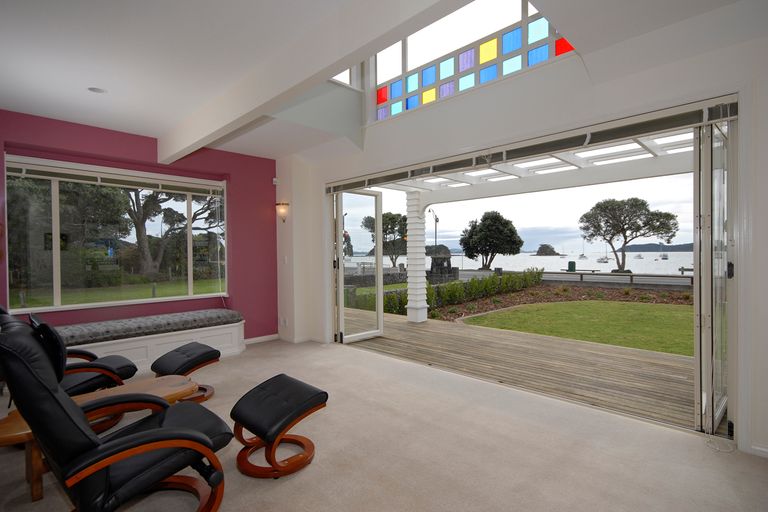 Photo of property in 1 Kings Road, Paihia, 0200