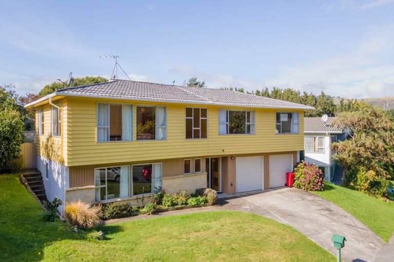 Photo of property in 48 Oriel Avenue, Tawa, Wellington, 5028