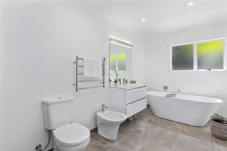 Photo of property in 115a Normandale Road, Normandale, Lower Hutt, 5010