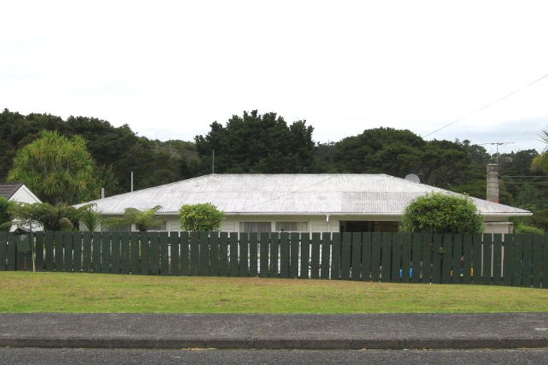 Photo of property in 24 Park Road, Glenfield, Auckland, 0629