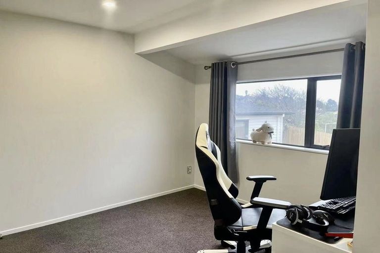 Photo of property in 98 Cardiff Road, Pakuranga, Auckland, 2010