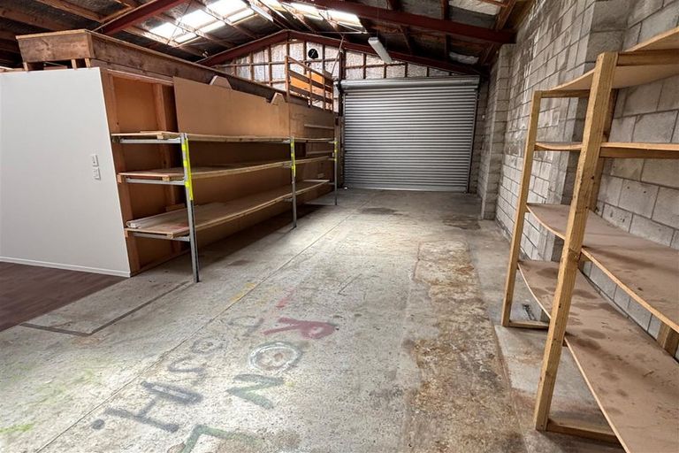 Photo of property in 1/73 Lake Road, Northcote, Auckland, 0627