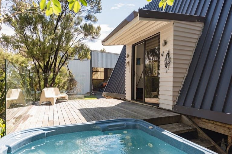 Photo of property in 2 Goffe Drive, Haruru, 0204