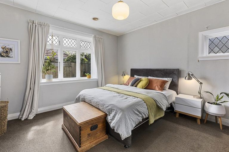 Photo of property in 11 Creswick Terrace, Northland, Wellington, 6012