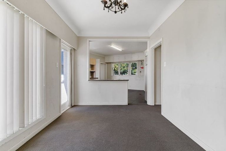 Photo of property in 42 Willis Road, Papakura, 2110