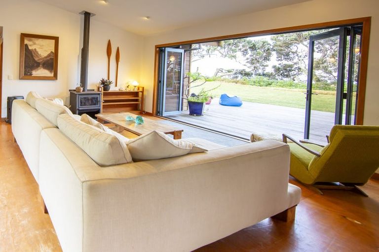 Photo of property in 679 Cove Road, Waipu, 0582