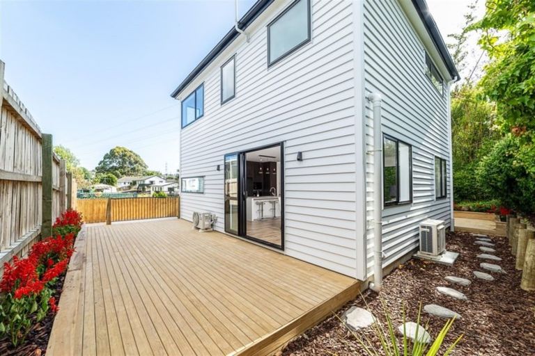 Photo of property in 35a Vina Place, Massey, Auckland, 0614