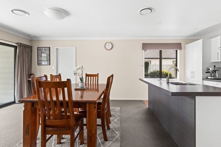 Photo of property in 216 Frimley Oaks, Frimley, Hastings, 4120
