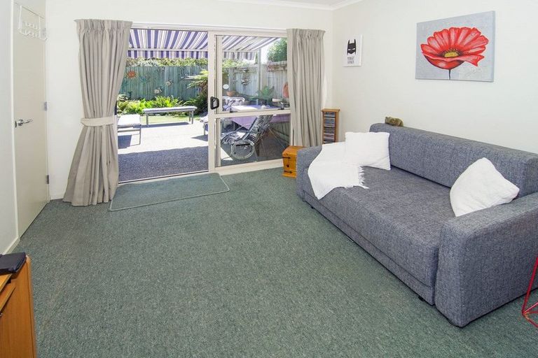 Photo of property in Holdsworth Villas, 11/2 William Donald Drive, Solway, Masterton, 5810