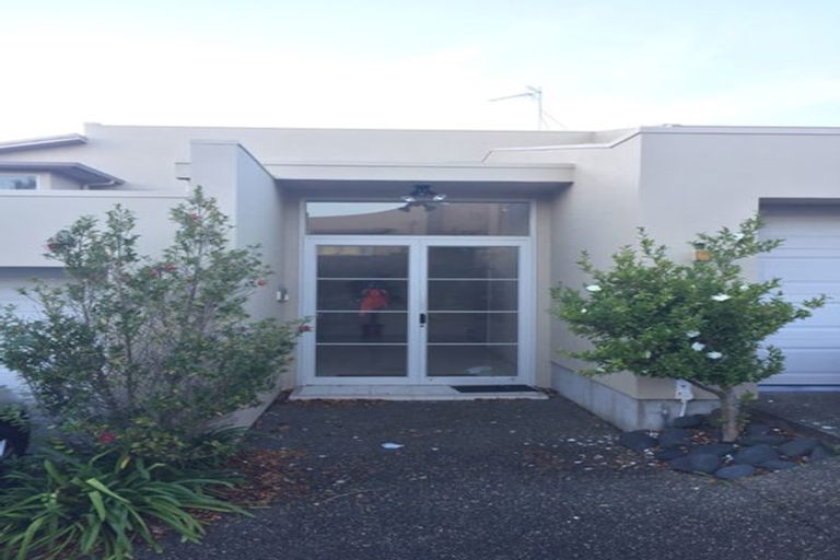 Photo of property in 7 Gillett Place, Botany Downs, Auckland, 2014