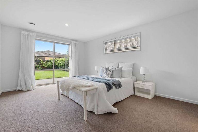 Photo of property in 12 Cyclamen Place, Aidanfield, Christchurch, 8025