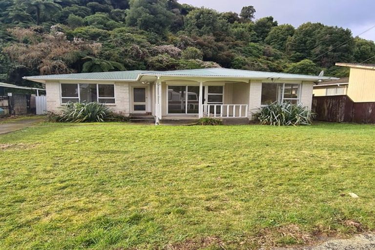 Photo of property in 15 Gillespies Road, Birchville, Upper Hutt, 5018