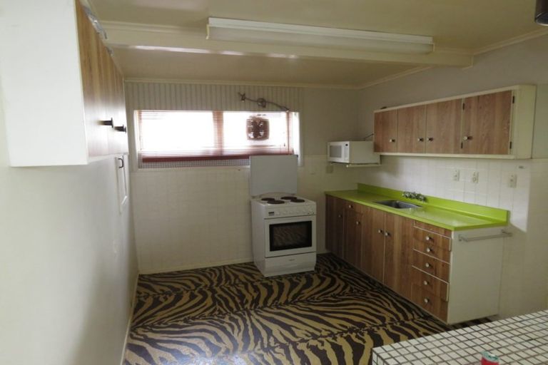 Photo of property in 1/78 Castor Bay Road, Castor Bay, Auckland, 0620