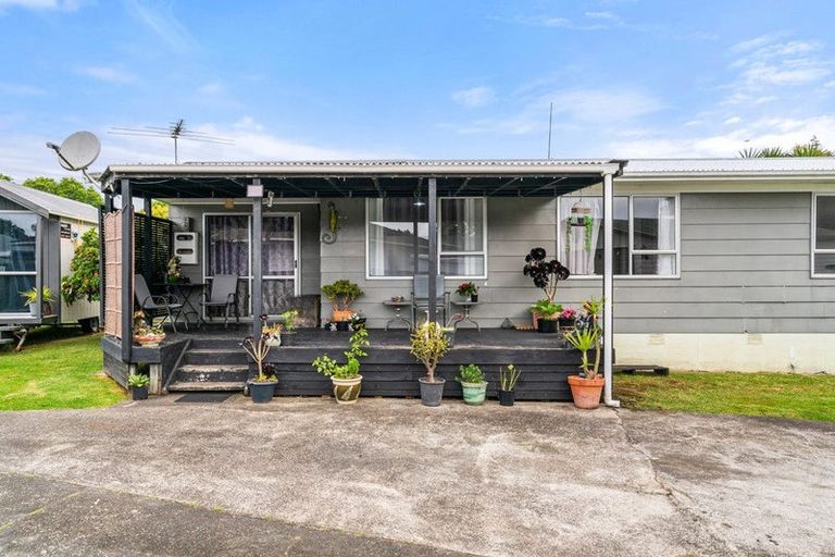 Photo of property in 8 Citril Place, Red Hill, Papakura, 2110