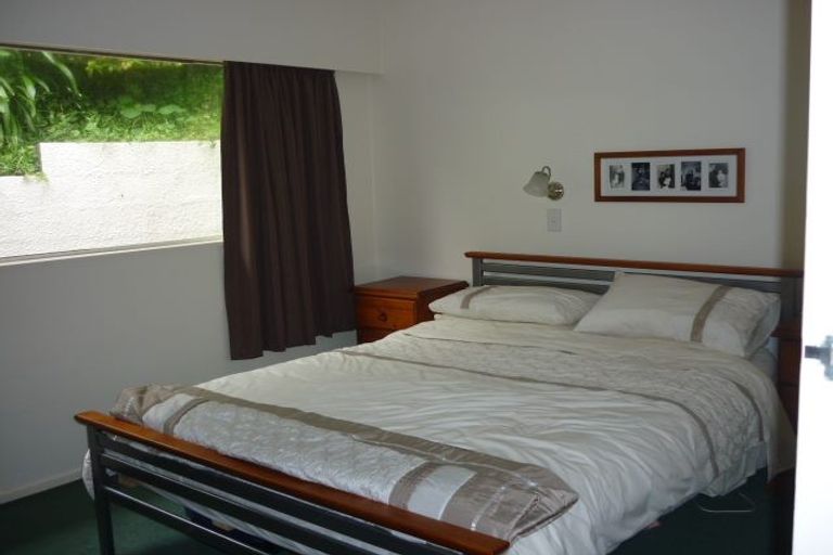 Photo of property in 3c Peckham Grove, Tawa, Wellington, 5028