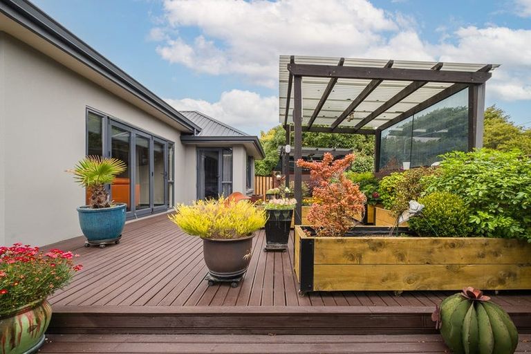 Photo of property in 2 Whaka Terrace, Huntsbury, Christchurch, 8022