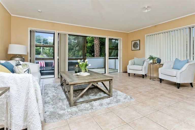 Photo of property in 3/24 Harley Road, Hauraki, Auckland, 0622