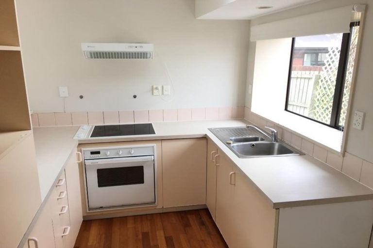 Photo of property in 33j Peverel Street, Riccarton, Christchurch, 8011