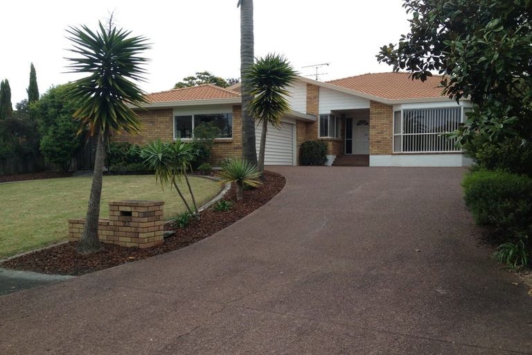 Photo of property in 23 Simon Owen Place, Golflands, Auckland, 2013