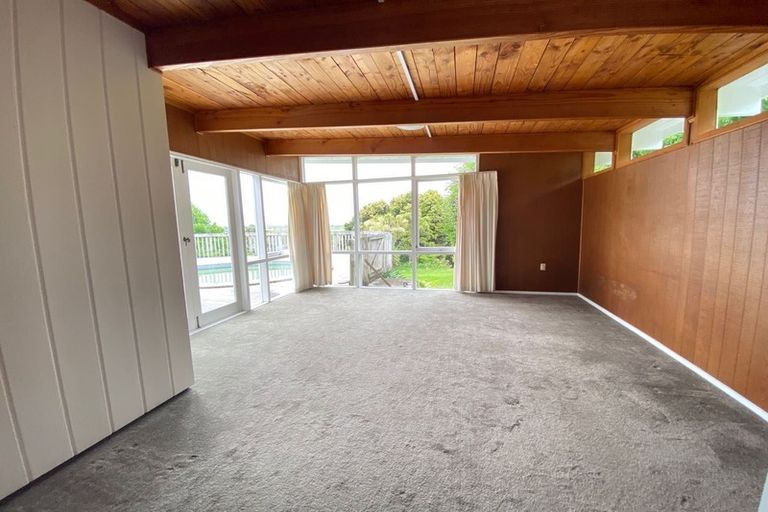 Photo of property in 156 Bleakhouse Road, Mellons Bay, Auckland, 2014