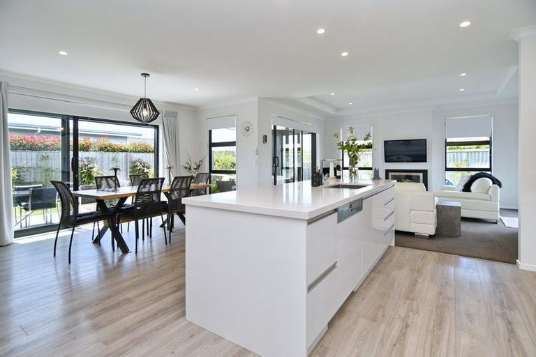 Photo of property in 19 Ballinger Place, Kaiapoi, 7630