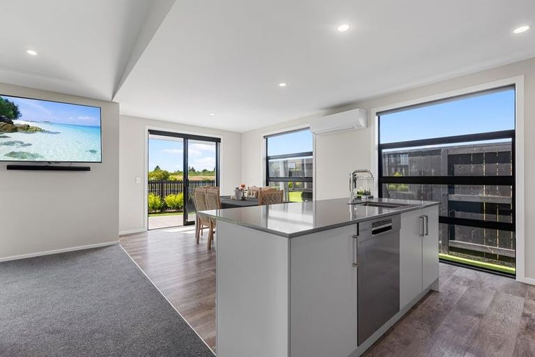 Photo of property in 16 Tanuku Lane, Te Puke, 3119