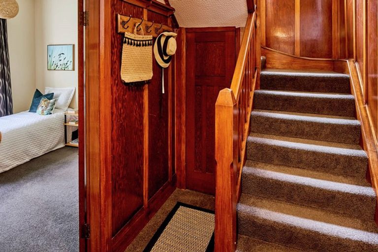 Photo of property in 22 Selwyn Terrace, Thorndon, Wellington, 6011