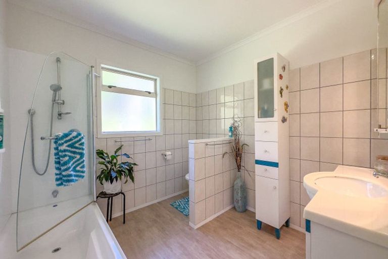 Photo of property in 108 Brunton Crescent, Thames, 3500