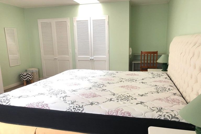 Photo of property in 2/14 Harriett Street, Thorndon, Wellington, 6011