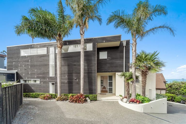 Photo of property in 33a Churchill Road, Murrays Bay, Auckland, 0630