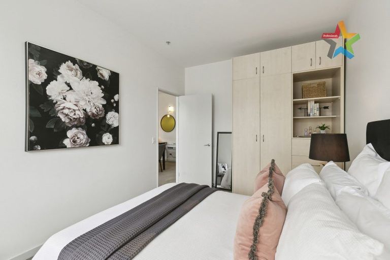 Photo of property in City Lodge Apartments, 401/115 Vivian Street, Te Aro, Wellington, 6011